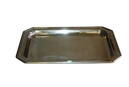 מגש מתכת rectangular לשימוש בהשכרת כלים לאירועים או קייטרינג. מתאים להגשה יוקרתית.