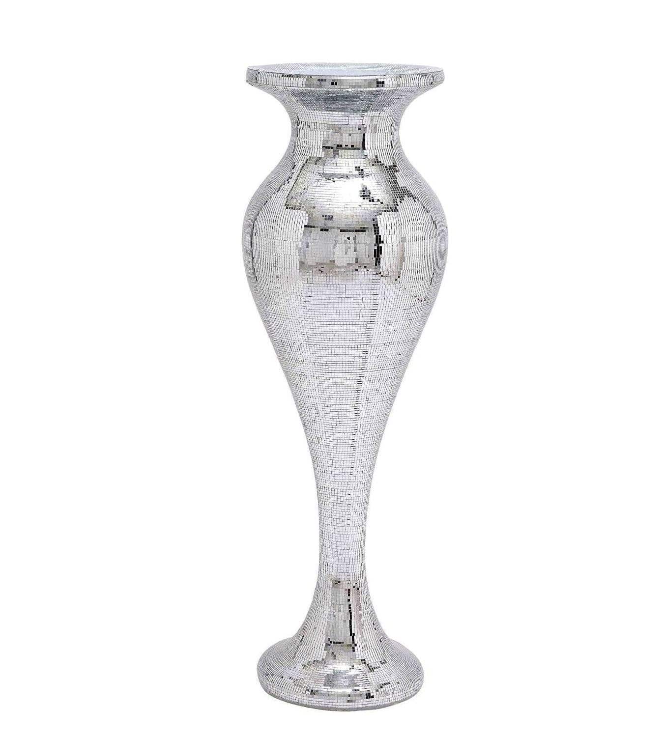 vase מעוצב מבריק, אידיאלי לעיצוב שולחנות לאירועים, השכרת ציוד לאירועים וחתונות.