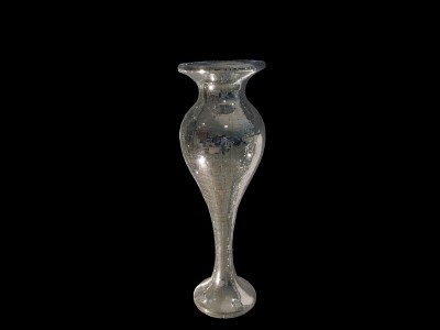 vase מבריק לקישוט והעשרת עיצוב שולחנות לאירועים, השכרת ציוד יוקרתי לאירועים.