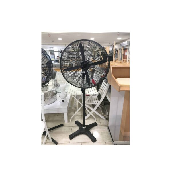 מאוורר עומד להשכרה, מתאים לאירועים, מסיבות ולשימוש ביתי. השכרת ציוד לאירועים.