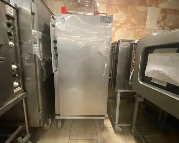 מקרר מקצועי להשכרה